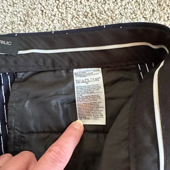 Banana Republic Sloan Curvy Navy Polka Dot Pants - Picture 3 of 3